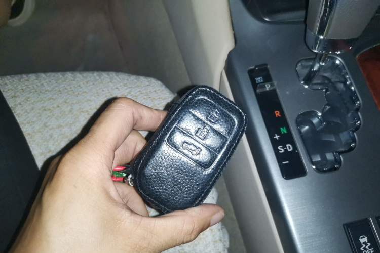 Used Toyota Crown 2012 2.5L Royal Leather Edition