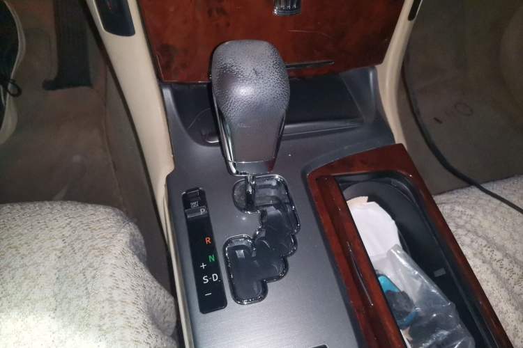 Used Toyota Crown 2012 2.5L Royal Leather Edition