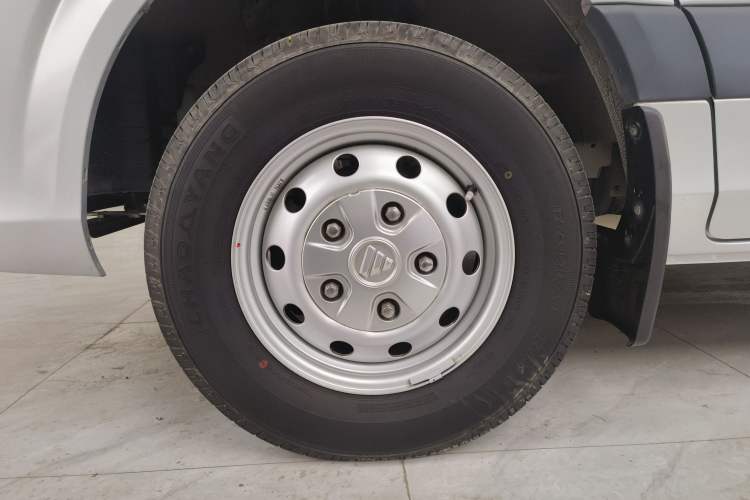 Used Foton Toano 2021 2.0T Manual Tongtu Extended-Wheelbase Mid-Roof 9-Seater 4F20TC3