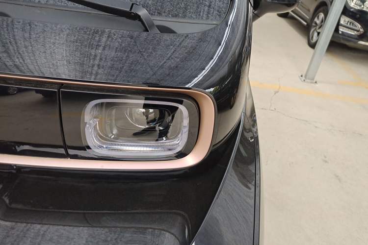 Used Baojun KiWi EV 2022 Artist Lite Edition Lithium Iron Phosphate