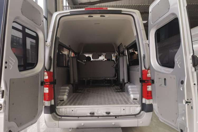 Used Foton Toano 2021 2.0T Manual Tongtu Extended-Wheelbase Mid-Roof 9-Seater 4F20TC3