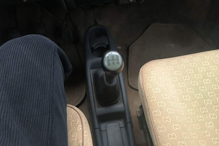 Used Suzuki Wagon R 2013 Venture Edition 1.0L Manual - Practical Model 3