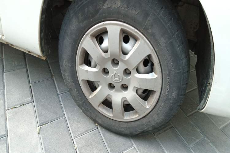 Used CHANGAN KAICHENG Ruixing M90 2016 2.0L Standard Version 4G94S Right Front Wheel Hub