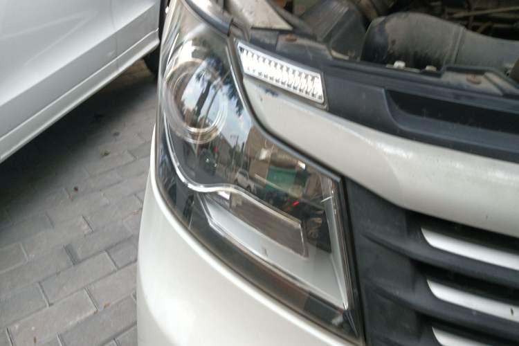 Used CHANGAN KAICHENG Ruixing M90 2016 2.0L Standard Version 4G94S Right Front Headlight