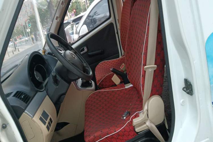 Used CHANGAN KAICHENG Ruixing M90 2016 2.0L Standard Version 4G94S Left Front Seat