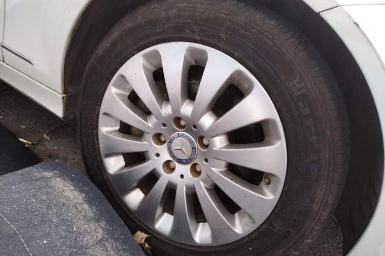 Used Mercedes-Benz C-Class 2008 C 200K Fashion Model Right Front Wheel Hub