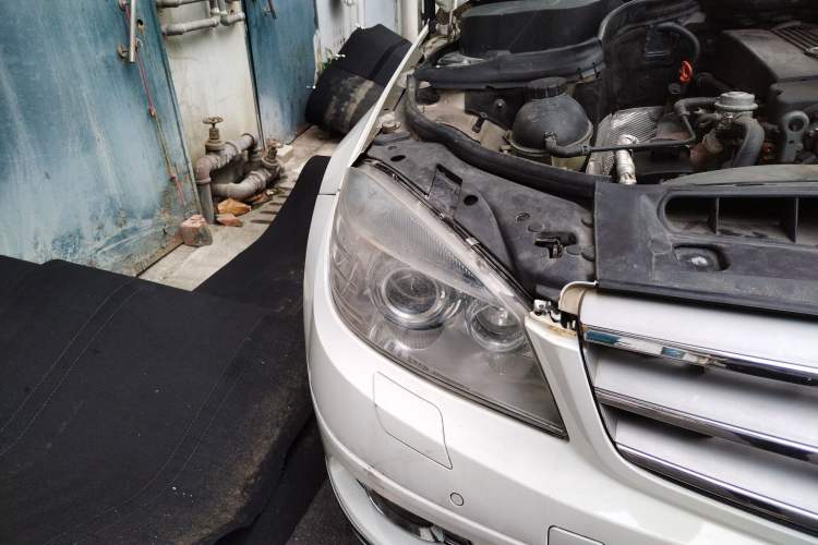 Used Mercedes-Benz C-Class 2008 C 200K Fashion Model Right Front Headlight