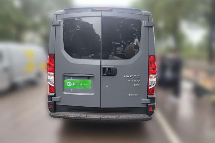 Used Iveco  2021 2.0T Manual Super Rui Short Wheelbase Low-Roof Manual Door F1A
