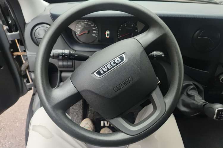 Used Iveco  2021 2.0T Manual Super Rui Short Wheelbase Low-Roof Manual Door F1A
