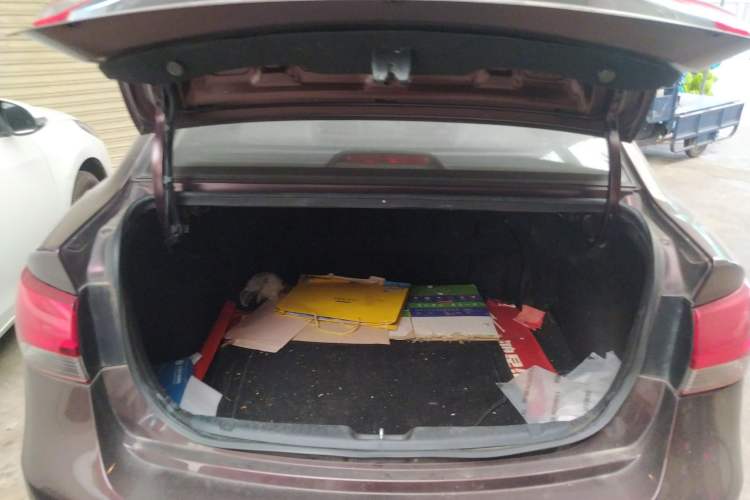 Used Kia Forte 2014 1.6L AT Premium Model
