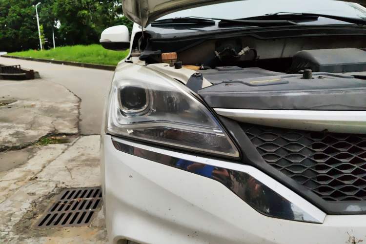 Used HYOSOW H3 2015 1.5L manual luxury version