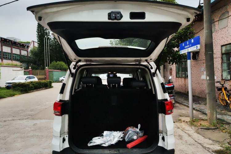 Used HYOSOW H3 2015 1.5L manual luxury version