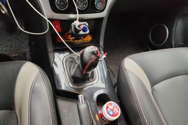 Used HYOSOW H3 2015 1.5L manual luxury version