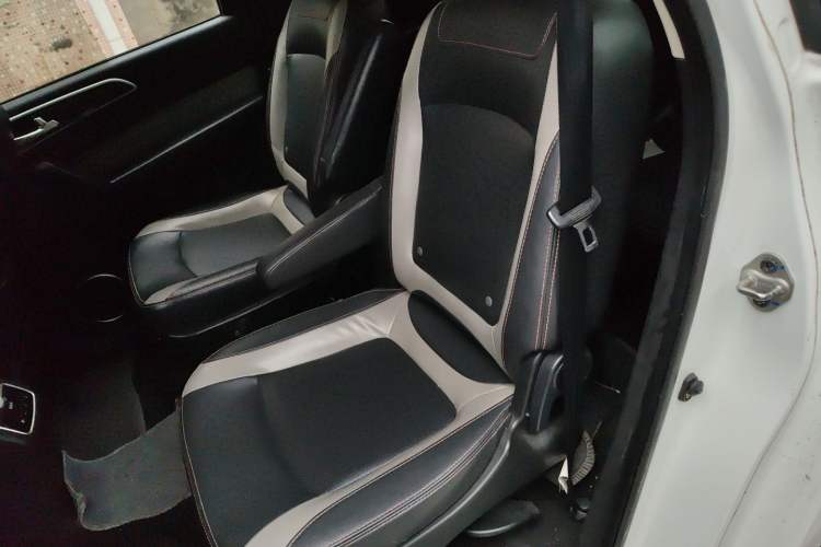 Used HYOSOW H3 2015 1.5L manual luxury version