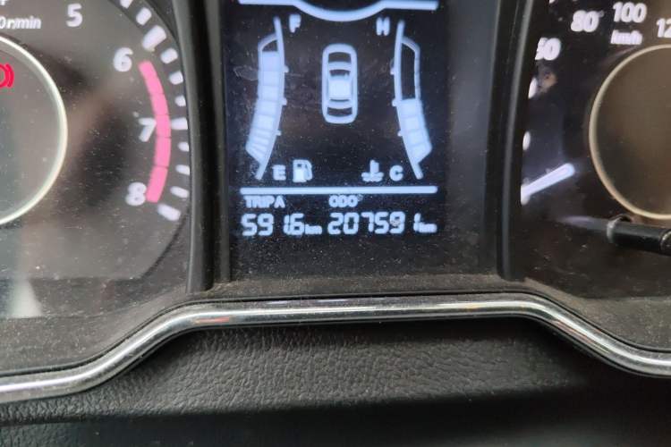 Used HYOSOW H3 2015 1.5L manual luxury version