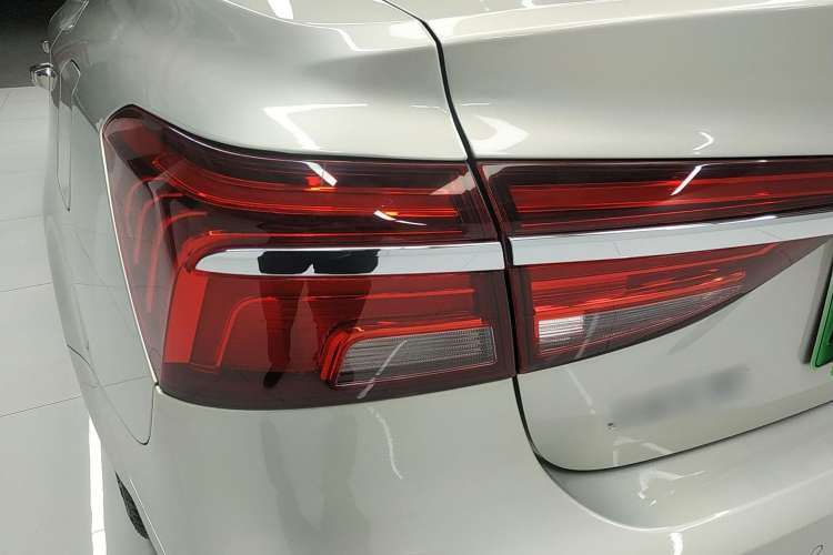 Used Roewe i6 New Energy 2017 45T Hybrid Connect & Smart Enjoyment Edition Left Rear Taillight
