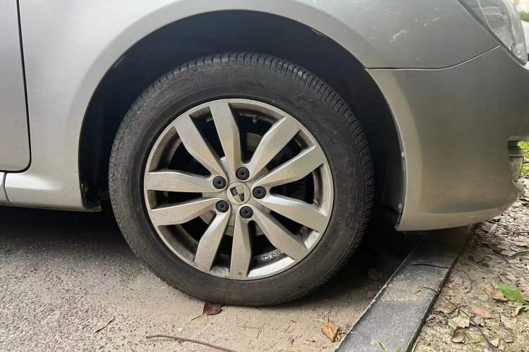 Used Roewe 350 2014 1.5L Automatic Xunyue Version
