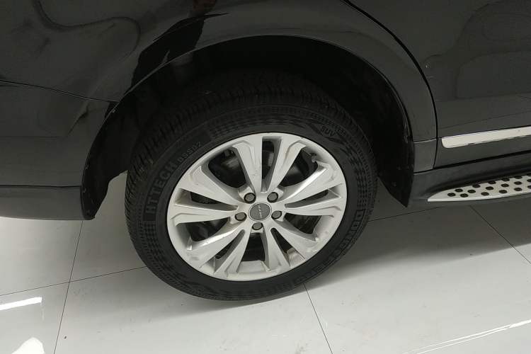 Used Haval H8 2017 2.0T Gasoline Two-Wheel Drive Smart Edition
