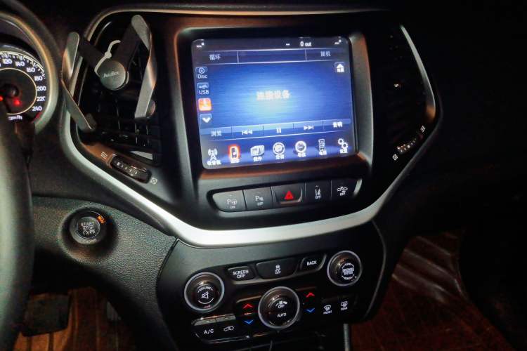 Used Jeep Cherokee 2014 3.2L High-Performance Version
