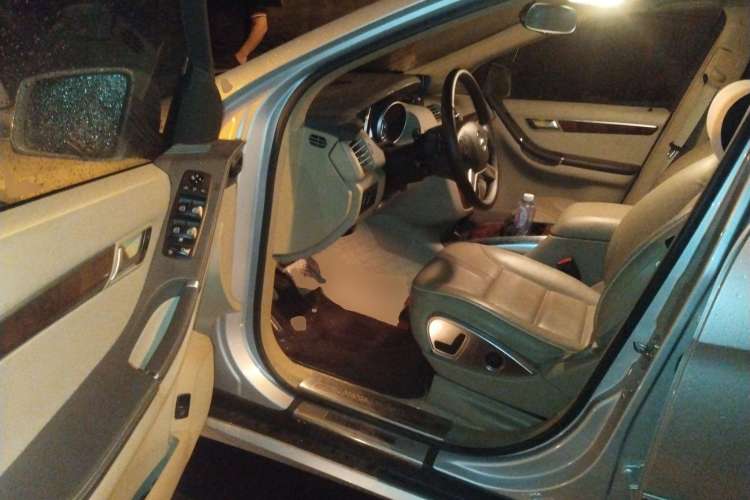 Used Mercedes-Benz R-Class 2010 R 350 L 4MATIC
