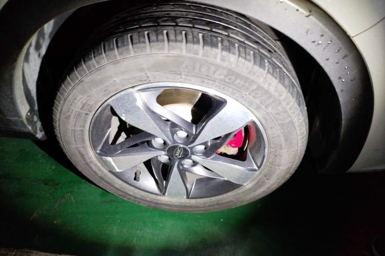 Used JAC Refine S3 2017 1.6L Manual Luxury Smart Model Right Front Wheel Hub