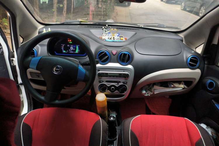 Used JMEV E200L 2016 E200 Standard Model
