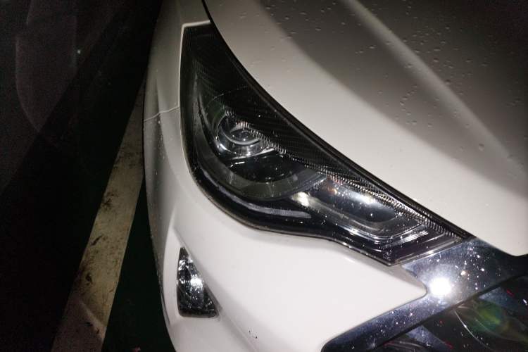 Used JAC Refine S3 2017 1.6L Manual Luxury Smart Model Right Front Headlight