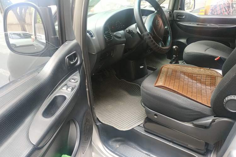 Used JAC Refine 2008 2.0L Shuttle Gasoline Basic Model with Front and Rear Air Conditioning
