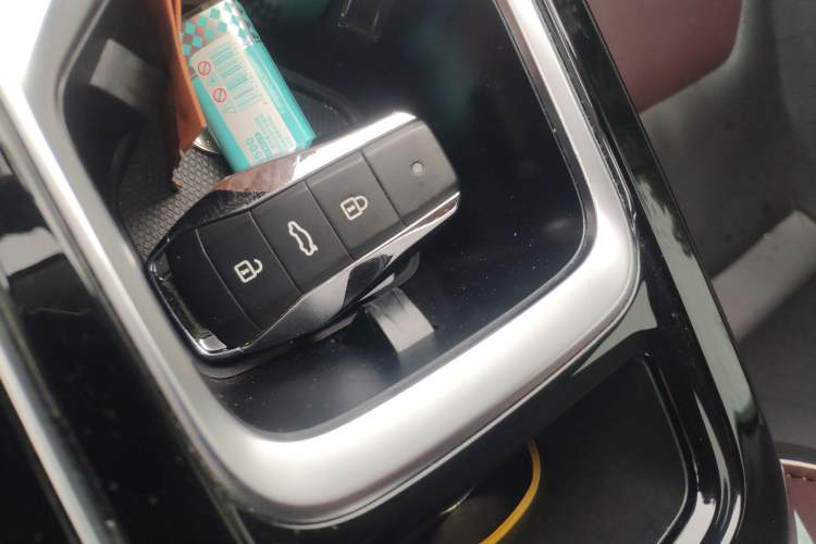 Used SOL QX 2021 300T DCT Deluxe Smart Connectivity Version
