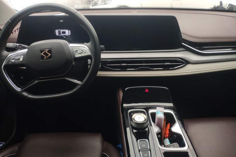 Used SOL QX 2021 300T DCT Deluxe Smart Connectivity Version
