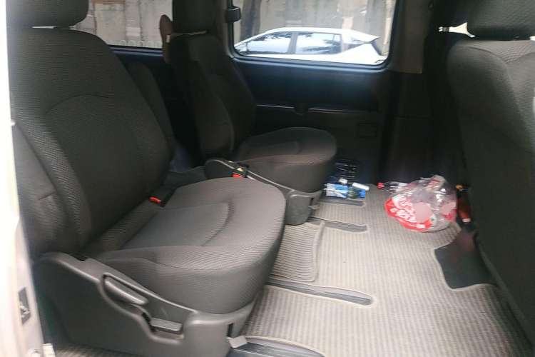 Used JAC Refine 2008 2.0L Shuttle Gasoline Basic Model with Front and Rear Air Conditioning
