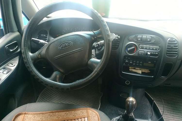 Used JAC Refine 2008 2.0L Shuttle Gasoline Basic Model with Front and Rear Air Conditioning
