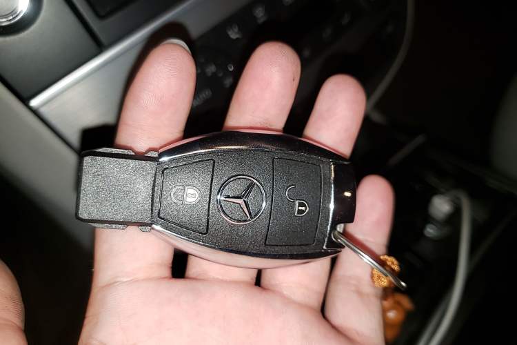 Used Mercedes-Benz R-Class 2014 R 320 4MATIC Business Model