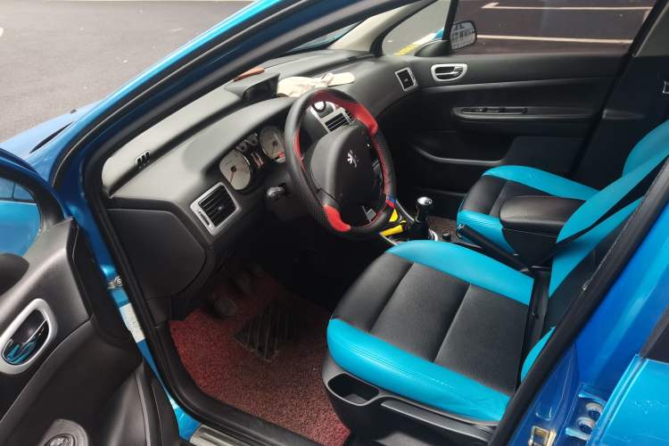 Used Peugeot 307 2012 Hatchback 1.6L Manual Comfort Edition Driver Seat