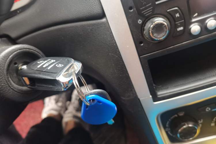 Used Peugeot 307 2012 Hatchback 1.6L Manual Comfort Edition Vehicle Key