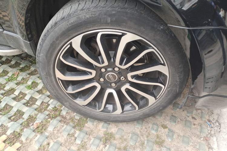 Used Land Rover Range Sport 2011 3.0 TDV6 Diesel Version
