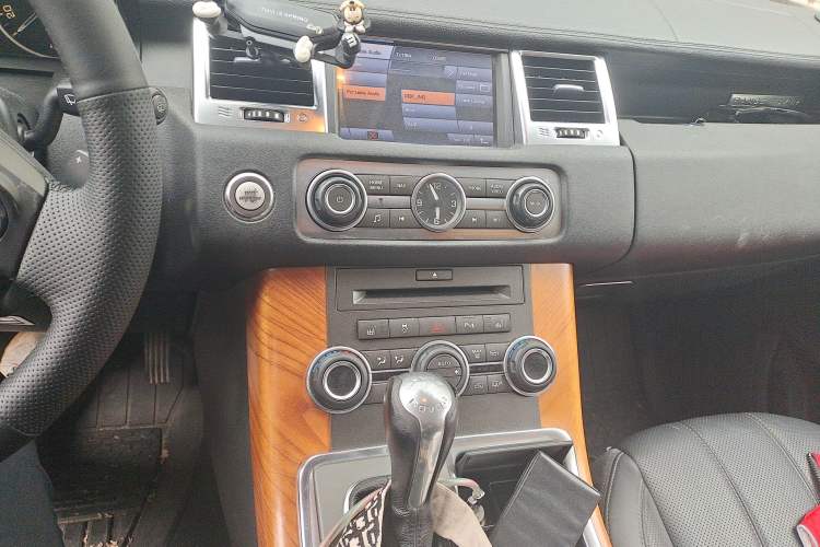 Used Land Rover Range Sport 2011 3.0 TDV6 Diesel Version
