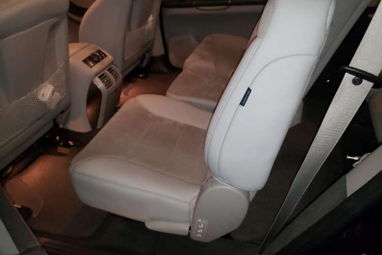 Used Mercedes-Benz R-Class 2014 R 320 4MATIC Business Model