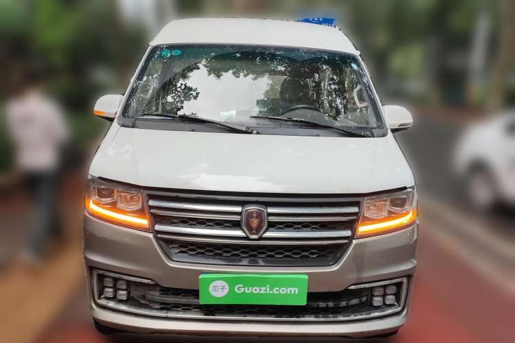 Used Jinbei New Hiace S 2021 1.5L Wealth Central Air-Conditioned Bus China VI Standard Model SWC15M Front