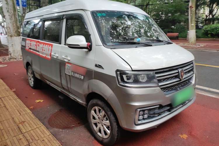 Used Jinbei New Hiace S 2021 1.5L Wealth Central Air-Conditioned Bus China VI Standard Model SWC15M Front Right 45 Deg