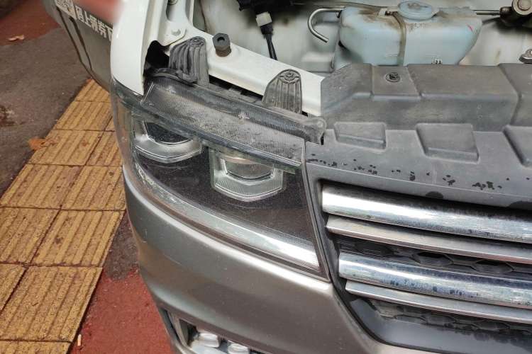 Used Jinbei New Hiace S 2021 1.5L Wealth Central Air-Conditioned Bus China VI Standard Model SWC15M Right Front Headlight