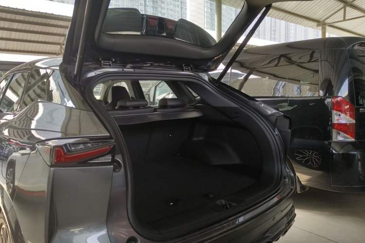 Used Oshan Z6 New Energy 2023 ZhiDian iDD 150KM Flagship PLUS Smart Parking Edition
