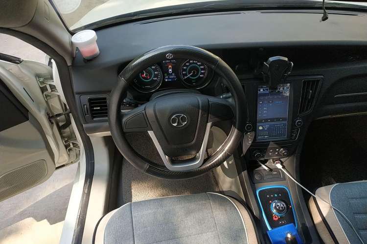 Used BAIC New Energy EU 2016 EU260 Letu Plus Edition Steering Wheel