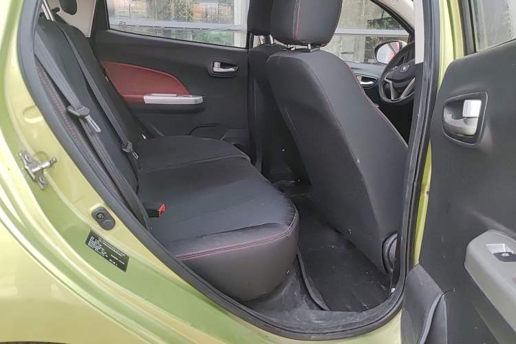 Used CHANGAN Benni 2015 1.4L IMT Luxury Model China V Standard
