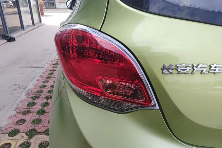 Used CHANGAN Benni 2015 1.4L IMT Luxury Model China V Standard
