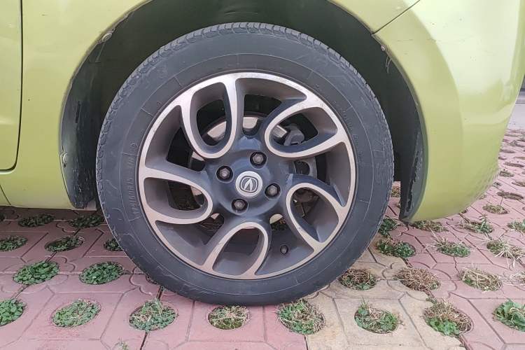 Used CHANGAN Benni 2015 1.4L IMT Luxury Model China V Standard
