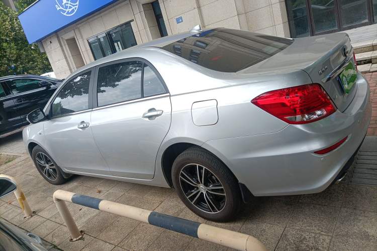 Used BYD Surui 2015 1.5L Automatic Luxury Model
