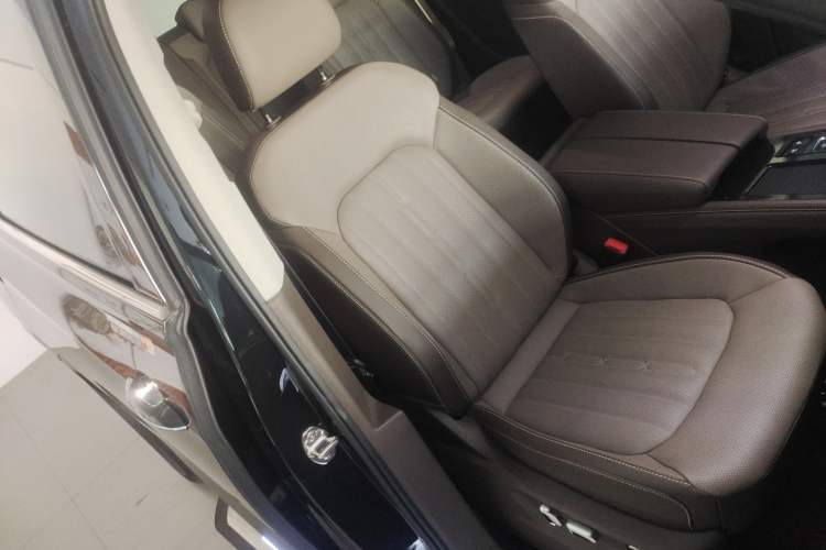 Used Volkswagen Viloran 2022 330TSI Luxury Edition