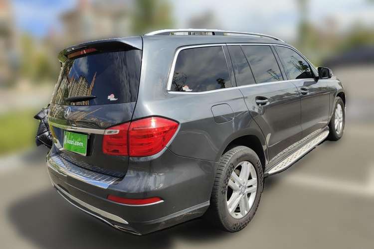 Used Mercedes-Benz GL-Class 2014 GL 400 4MATIC Dynamic Model Rear Right 45 Deg