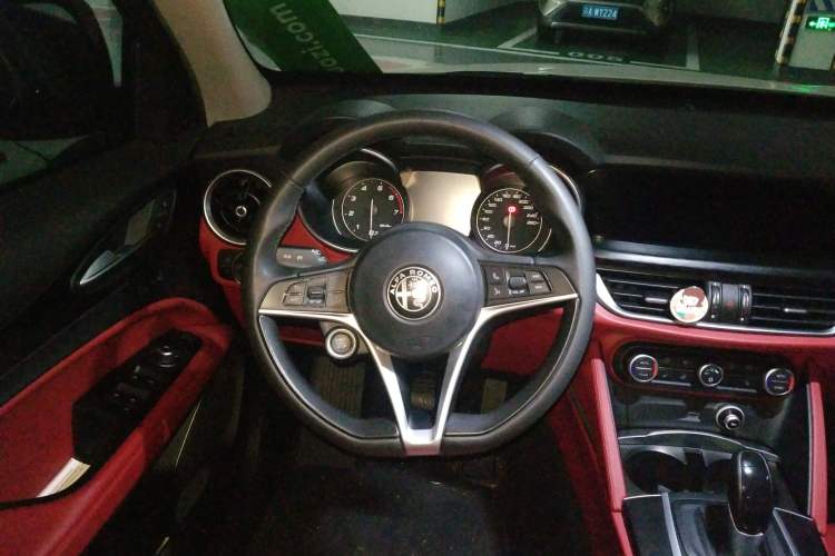 Used Alfa Romeo Stelvio 2017 2.0T 200HP Elite Edition Steering Wheel